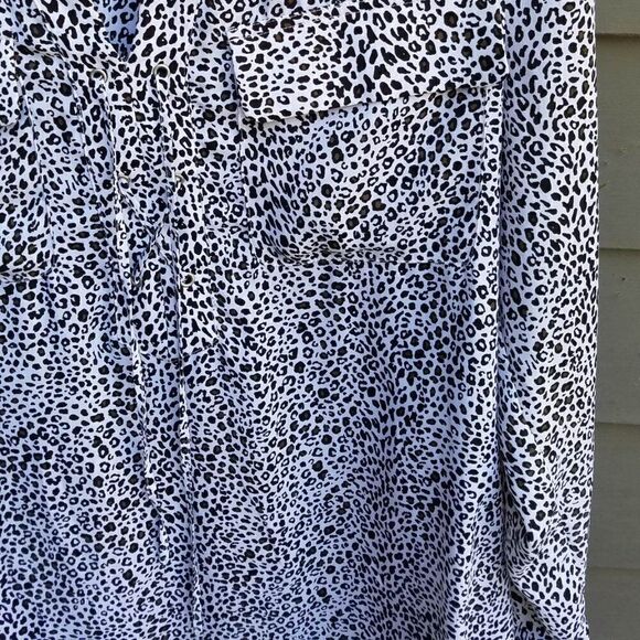 Super Cute Ana Animal Print Sheer Blouse In Size Larrge - Picture 9 of 10